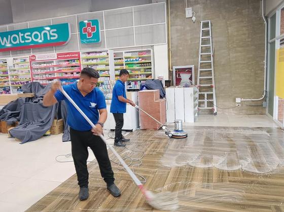 Retail floor maintenance